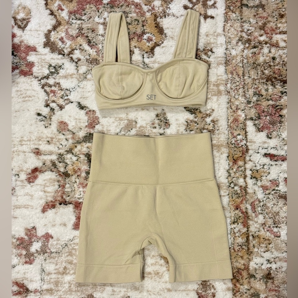 SET Active Top and Biker Shorts Set